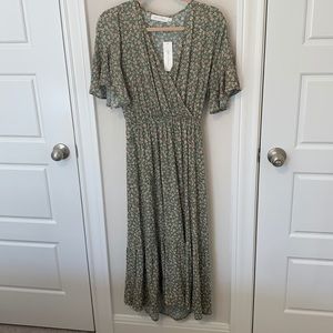 All In Favor Nordstrom Sage Army Green Floral Dress Size Medium NWT